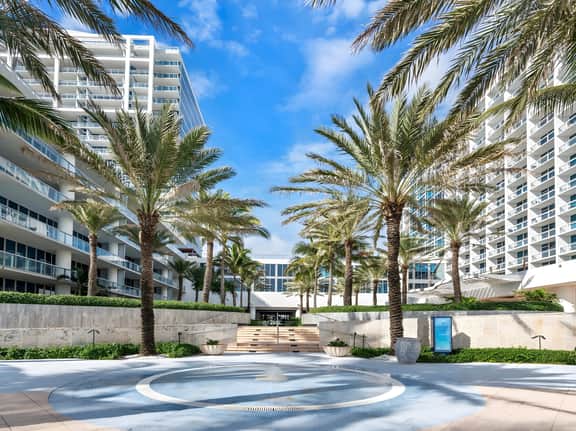 2/2 Carillon Wellness Resort  605
